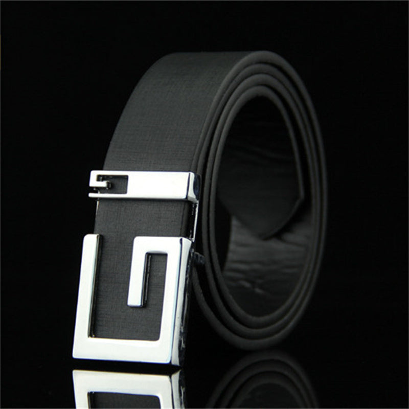 Black smooth buckle belt for men and women featuring a sleek silver alloy G-shaped buckle and imitation leather finish.