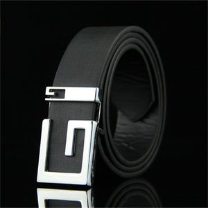 Black smooth buckle belt for men and women featuring a sleek silver alloy G-shaped buckle and imitation leather finish.